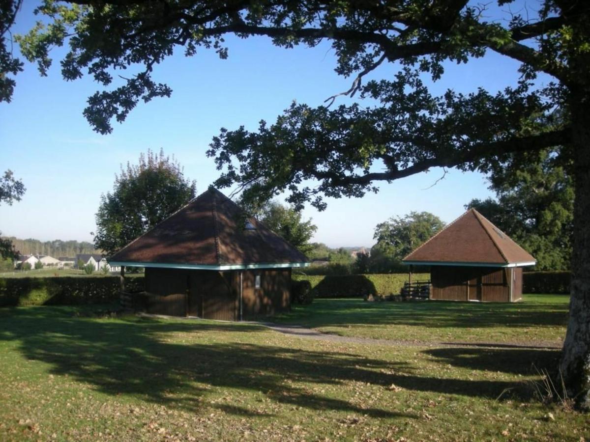 Chalet En Pleine Nature A Orsennes Avec Etang A Proximite, Ideal Pour 6 Personnes Et Animaux Admis - Fr-1-591-170 ภายนอก รูปภาพ